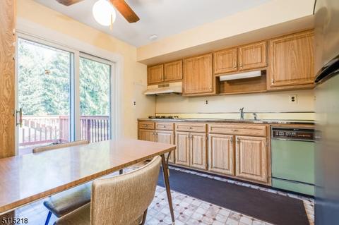5 Hillside Dr, Clinton, NJ 08809 photo 4
