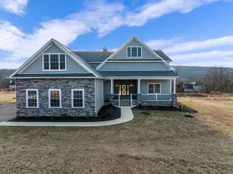 48 Brantwood Ter, Hackettstown, NJ 07840