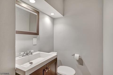 134 Benart Pl, Middlesex, NJ 08846 photo 24