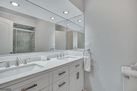 134 Benart Pl, Middlesex, NJ 08846 photo 18