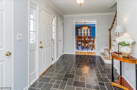85 Berkeley Cir, Basking Ridge, NJ 07920 photo 2