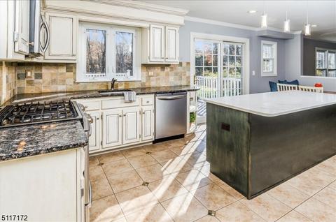 85 Berkeley Cir, Basking Ridge, NJ 07920 photo 5