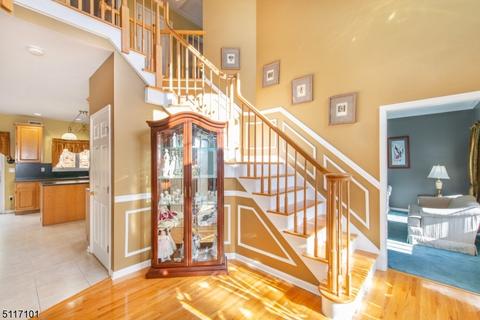 5 Noa Ct, Hackettstown, NJ 07840 photo 2
