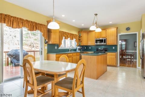 5 Noa Ct, Hackettstown, NJ 07840 photo 8