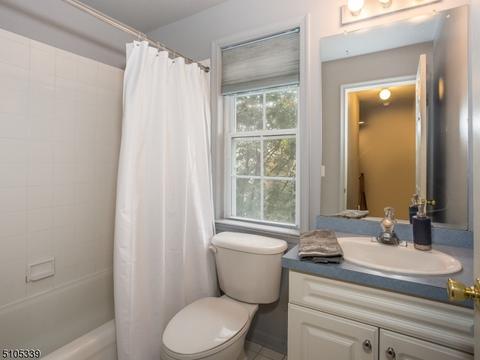 52 Arrowgate Dr, Randolph, NJ 07869 photo 23