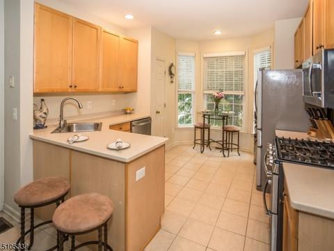 52 Arrowgate Dr, Randolph, NJ 07869 photo 9
