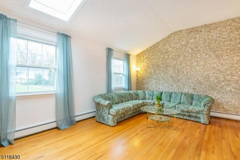 3 Wedgewood Dr, Wayne, NJ 07470 photo 4