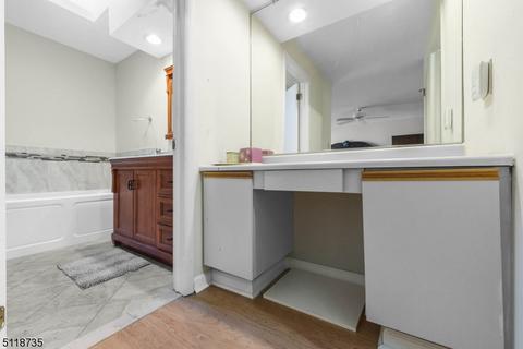 4302 Spring Brook Dr, Edison, NJ 08820 photo 26