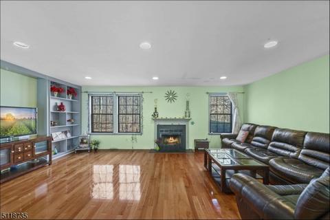 4302 Spring Brook Dr, Edison, NJ 08820 photo 19
