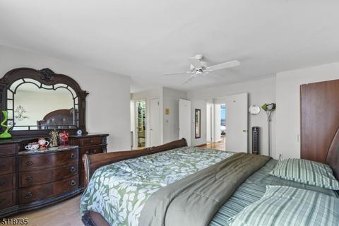 4302 Spring Brook Dr, Edison, NJ 08820 photo 22
