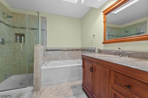 4302 Spring Brook Dr, Edison, NJ 08820 photo 24