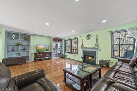 4302 Spring Brook Dr, Edison, NJ 08820 photo 9