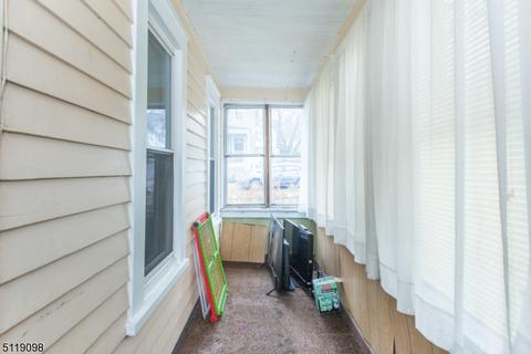 36 Searing St, Dover, NJ 07801 photo 4