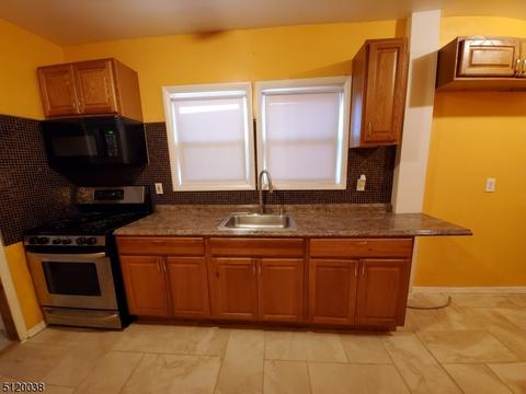 717 E 2nd St, Plainfield, NJ 07062 photo 3
