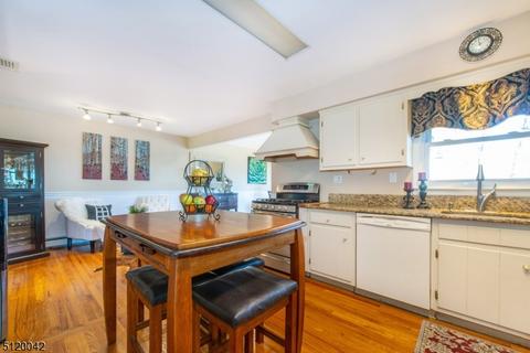 57 Kossuth Pl, Wayne, NJ 07470 photo 17