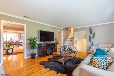 57 Kossuth Pl, Wayne, NJ 07470 photo 13