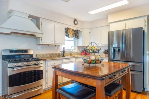 57 Kossuth Pl, Wayne, NJ 07470 photo 16