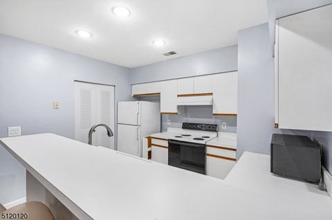 2212 Schindler Ln, Wayne, NJ 07470 photo 9