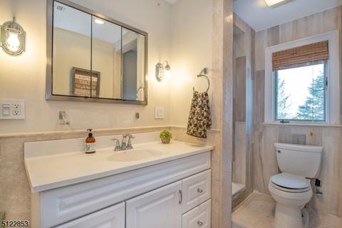 37 Swiss Ter, Wayne, NJ 07470 photo 17