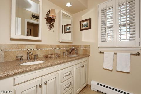 19 Baldwin Ter, Wayne, NJ 07470 photo 29