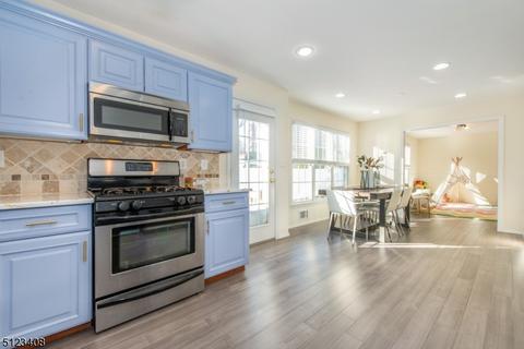 11 Holly Ct, Bloomfield, NJ 07003 photo 9
