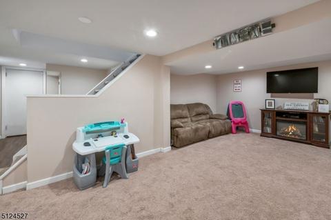 68 Windbeam Loop, Ringwood, NJ 07456 photo 17