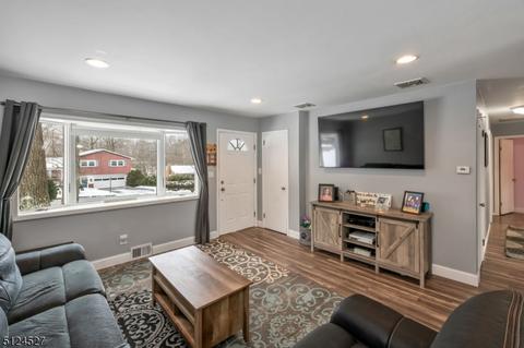 68 Windbeam Loop, Ringwood, NJ 07456 photo 4