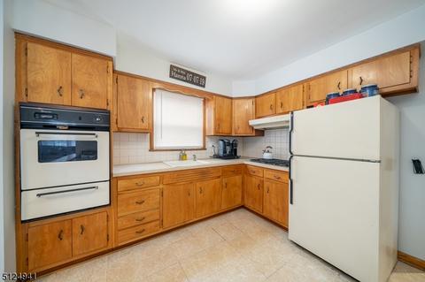 19 Maplewood Ave, Wayne, NJ 07470 photo 10