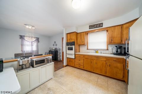 19 Maplewood Ave, Wayne, NJ 07470 photo 11