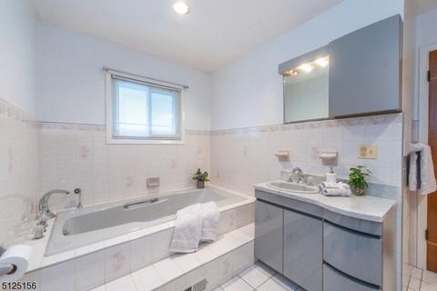 1014 Schleifer Rd, Hillside, NJ 07205 photo 17