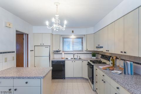 1014 Schleifer Rd, Hillside, NJ 07205 photo 8