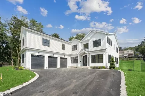 1 Goodhill Rd, North Caldwell Boro, NJ 07006