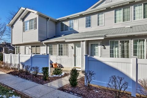 37 Hyde Ct, Bedminster, NJ 07921 photo 2