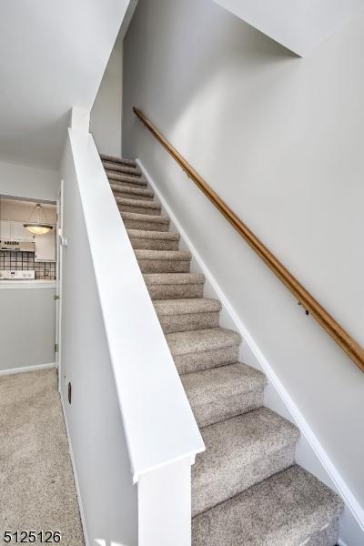 37 Hyde Ct, Bedminster, NJ 07921 photo 9