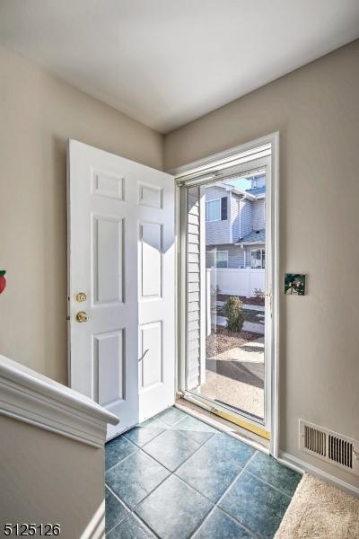 37 Hyde Ct, Bedminster, NJ 07921 photo 3