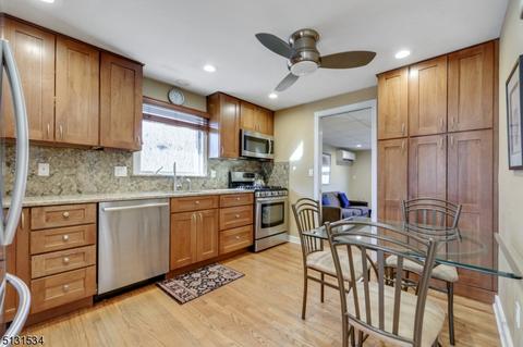 60 Fieldstone Dr, Springfield, NJ 07081 photo 2