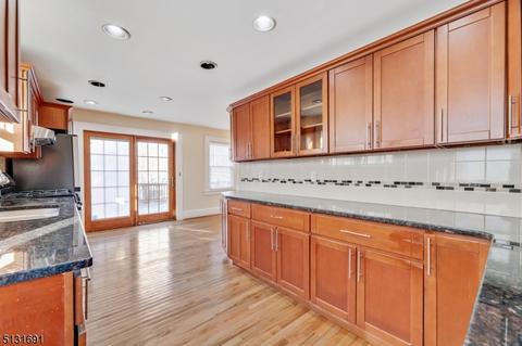 2 Perry Pl, Springfield, NJ 07081 photo 4