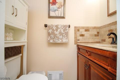 225 Perry St, Dover, NJ 07801 photo 19