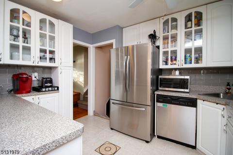 225 Perry St, Dover, NJ 07801 photo 11