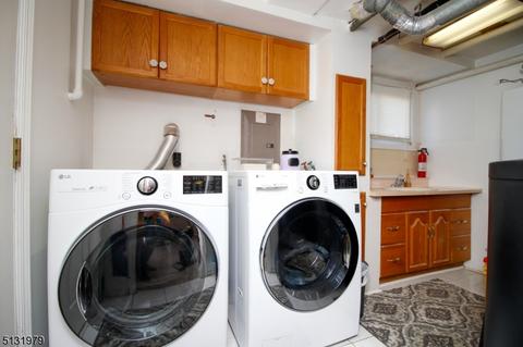 225 Perry St, Dover, NJ 07801 photo 27