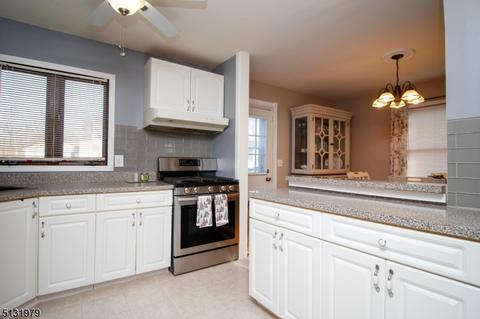 225 Perry St, Dover, NJ 07801 photo 10