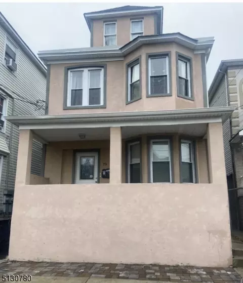 79 Pine St, Elizabeth City, NJ 07206
