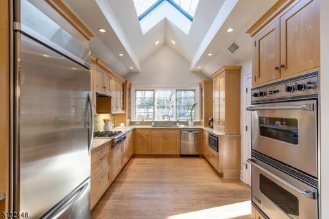 4 Blackburn Pl, Summit, NJ 07901 photo 8