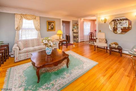 143 Chestnut Dr, Wayne, NJ 07470 photo 4