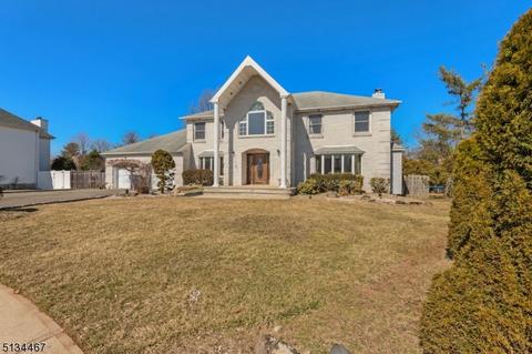 16 Allison Ct, Edison, NJ 08820 photo 1