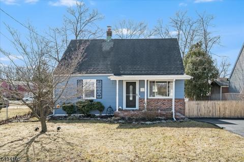 36 Burnside Pl, Wanaque Boro, NJ 07420 photo 2