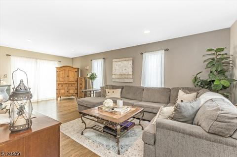 16 Dubel Rd, Wayne, NJ 07470 photo 12