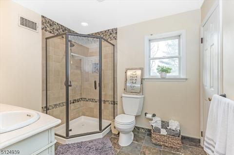 16 Dubel Rd, Wayne, NJ 07470 photo 19