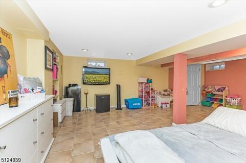 16 Dubel Rd, Wayne, NJ 07470 photo 21