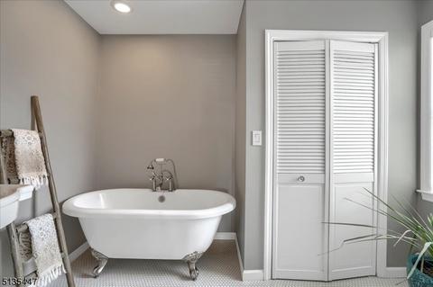 21 Burnside Pl, Wanaque Boro, NJ 07420 photo 22